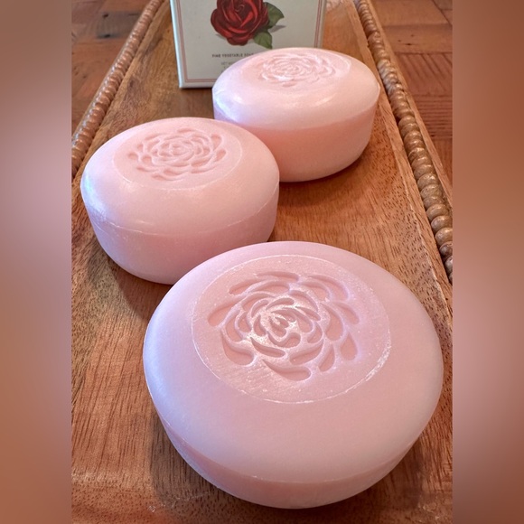 🌹🌹🌹Rose Soap Set [of 3] ALCHIMIA Made in Italy - Picture 2 of 6